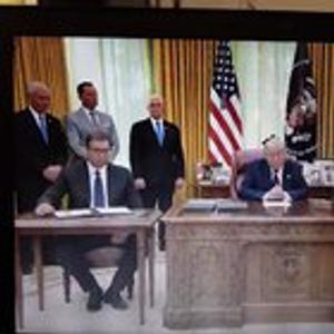 Preview thumbnail for The moment Serbian President Vucic realizes that the statement he just signed (apparently without reading) commits his country to moving its embassy in Israel to Jerusalem...