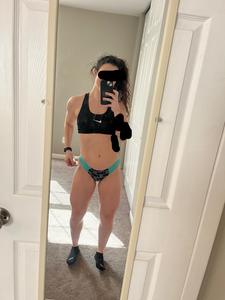 Preview thumbnail for Can this fit milf get some tributes?