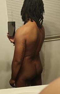 Preview thumbnail for How's the pic from the back?